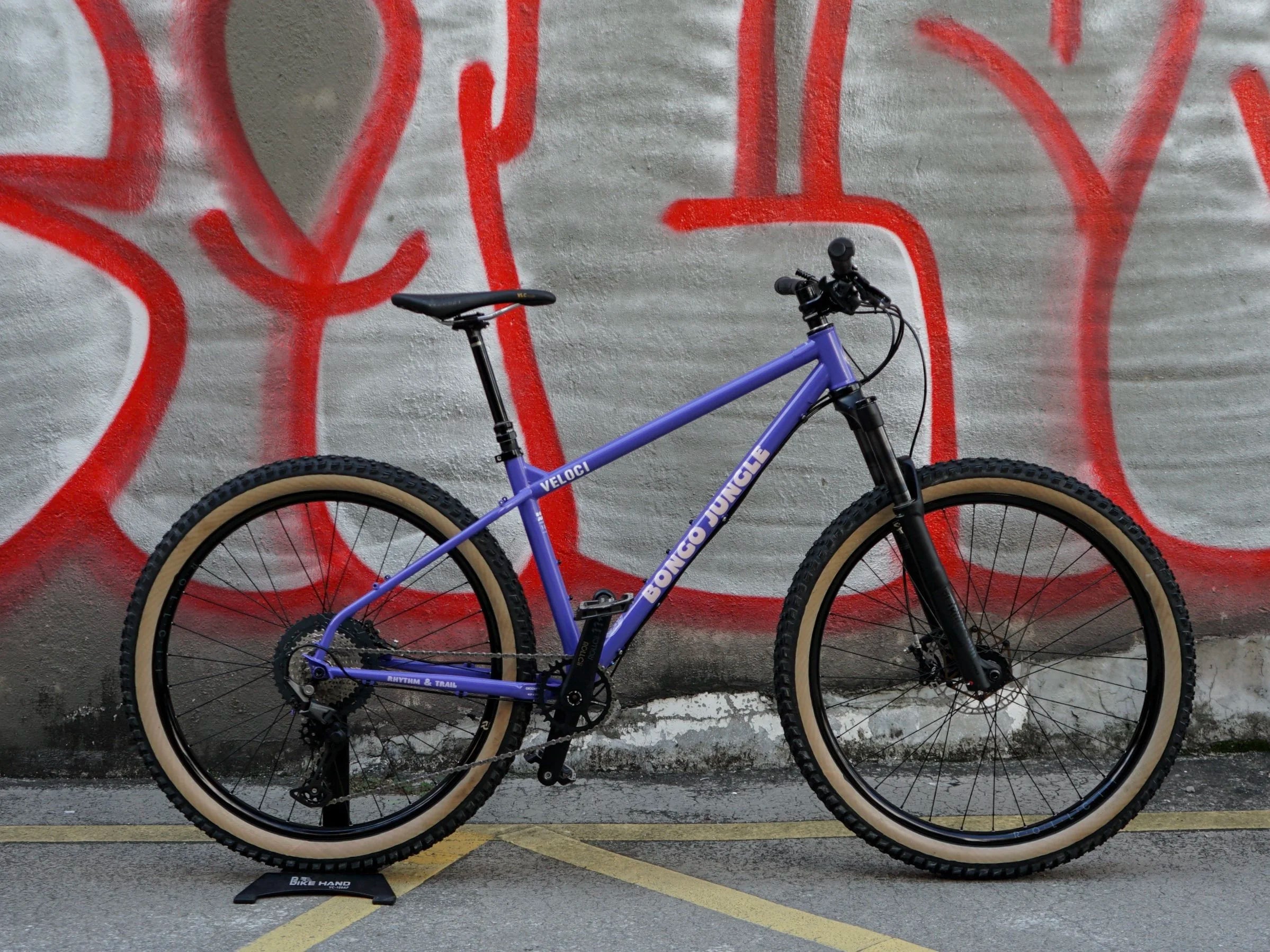 VELOCI Bongo Jungle Steel Hardtail MTB Frame, kombiniert mit Federgabel, Alternativer Blickwinkel