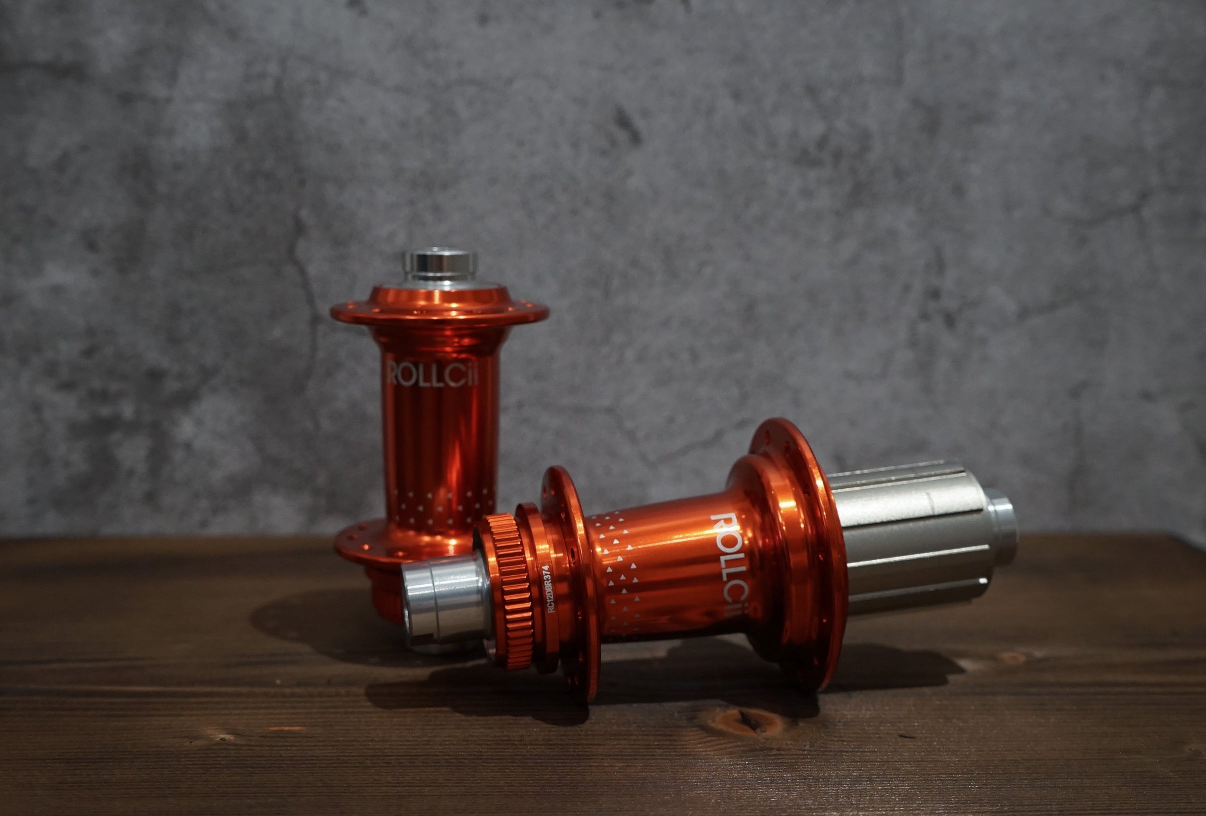 ROLLCii RC11DB Centerlock 24Hole Front Hub, disc brake, view 2