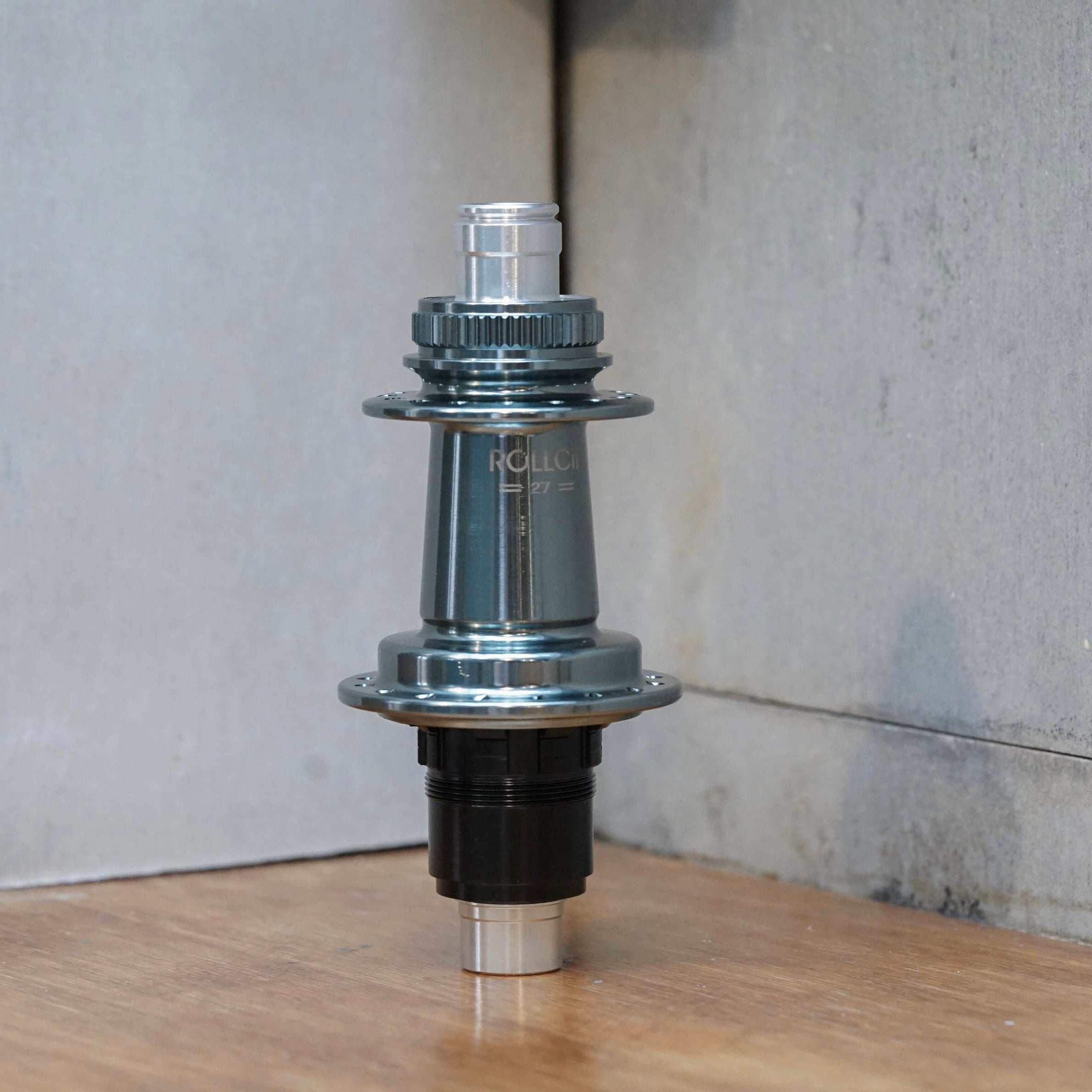 ROLLCii RC27DB Centerlock Hub, disc brake, view 3