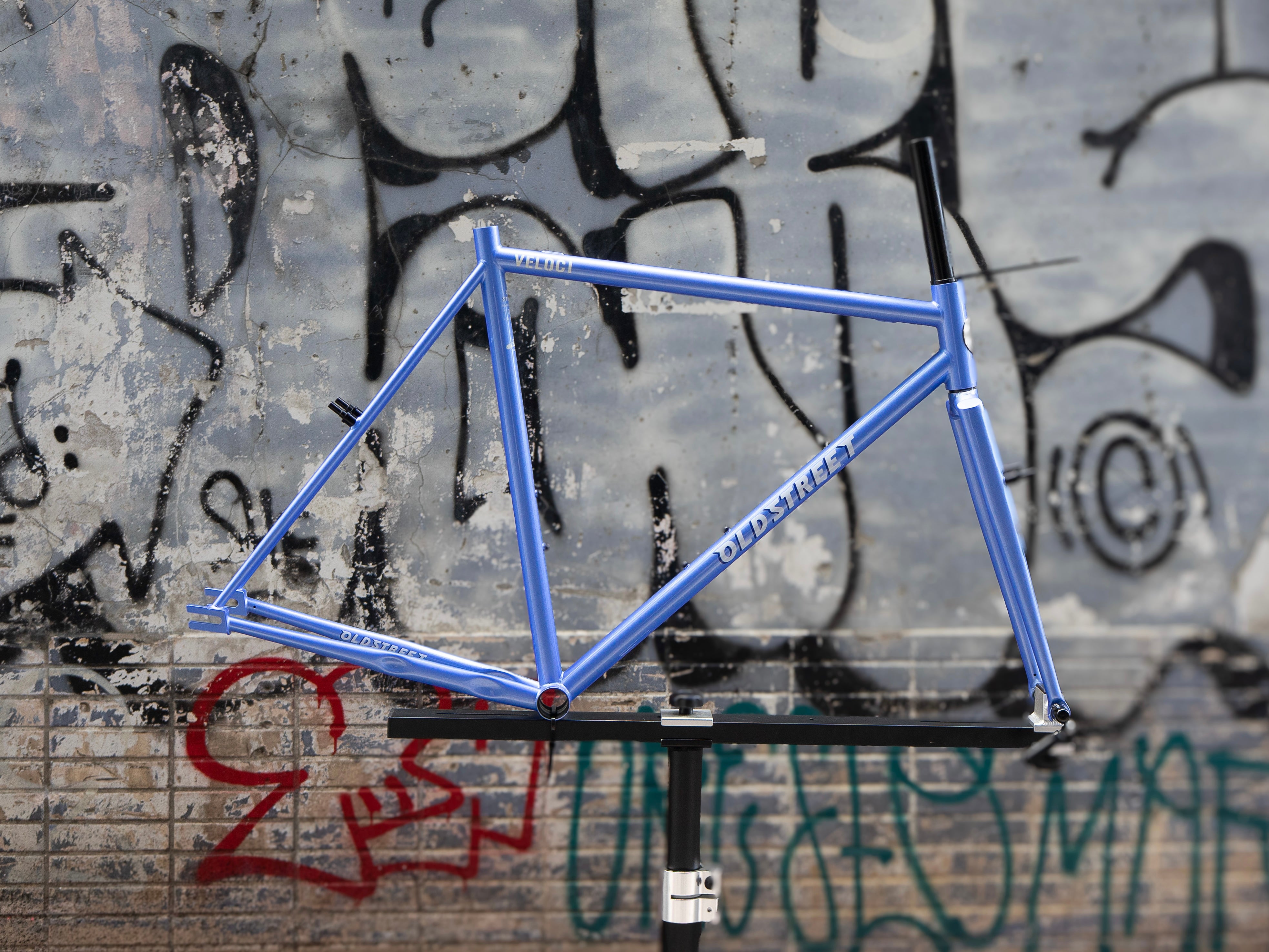 VELOCI Old Street Frame Set V1.1, blue pulse, chromoly steel track fixed gear fixie, view 1