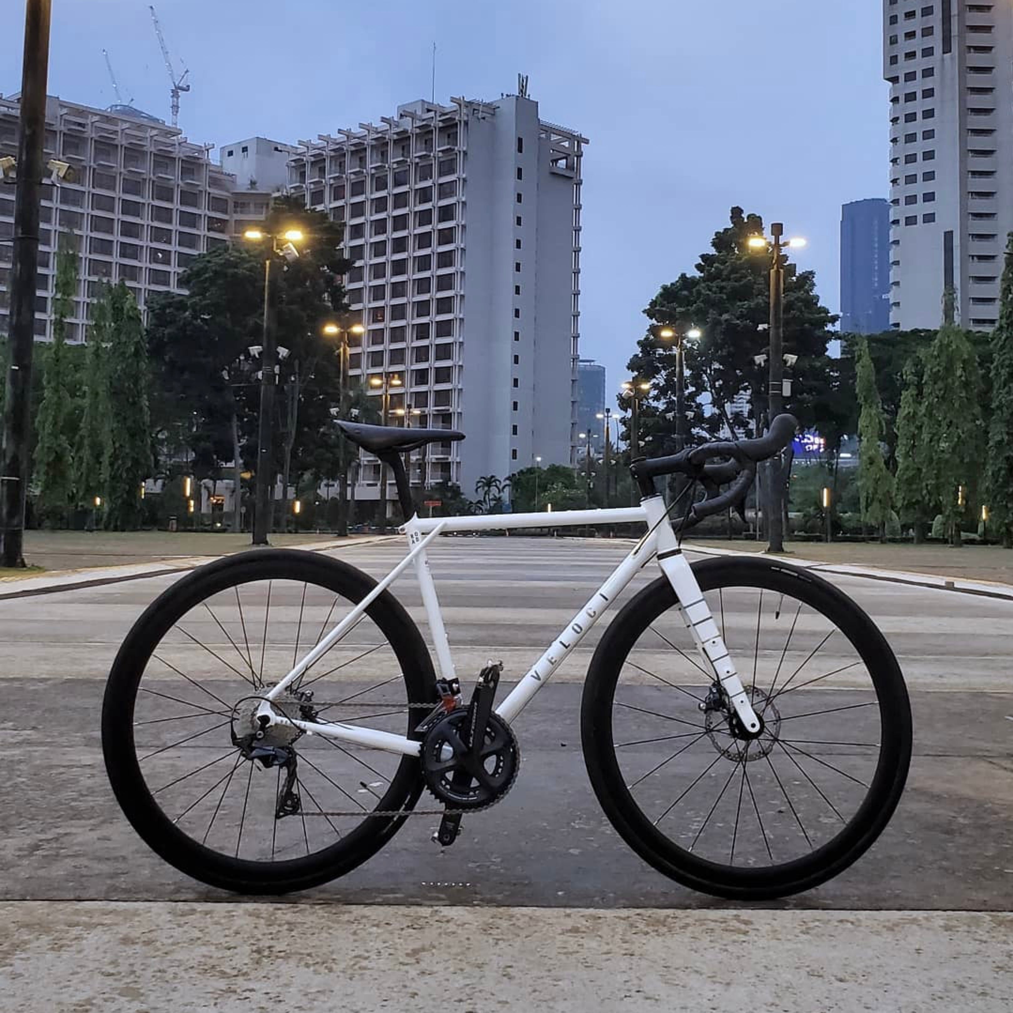 VELOCI Road Plus Chromoly Steel Frame Set, road bike disc enduro, view 1