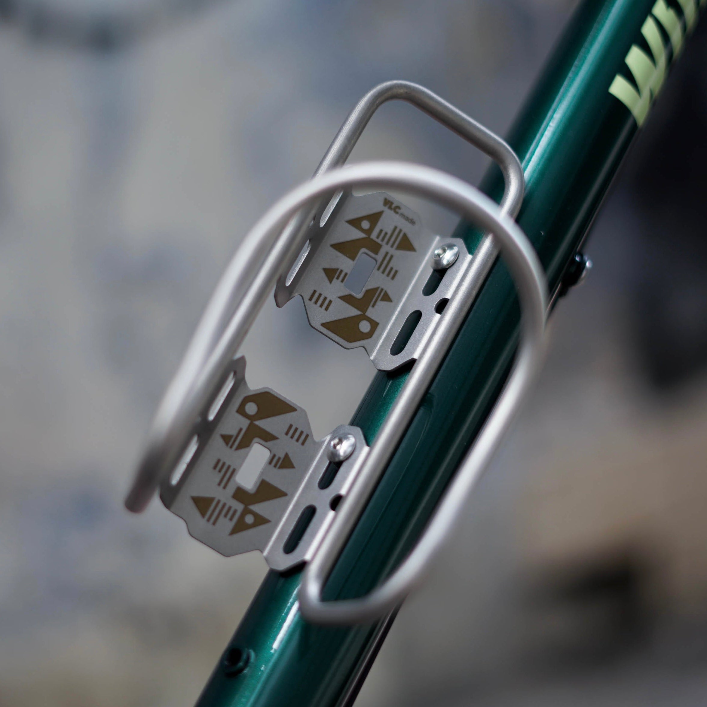 VLCmade WhichWay Titanium Bottle Cage, seitliche Beladung, Ansicht 3